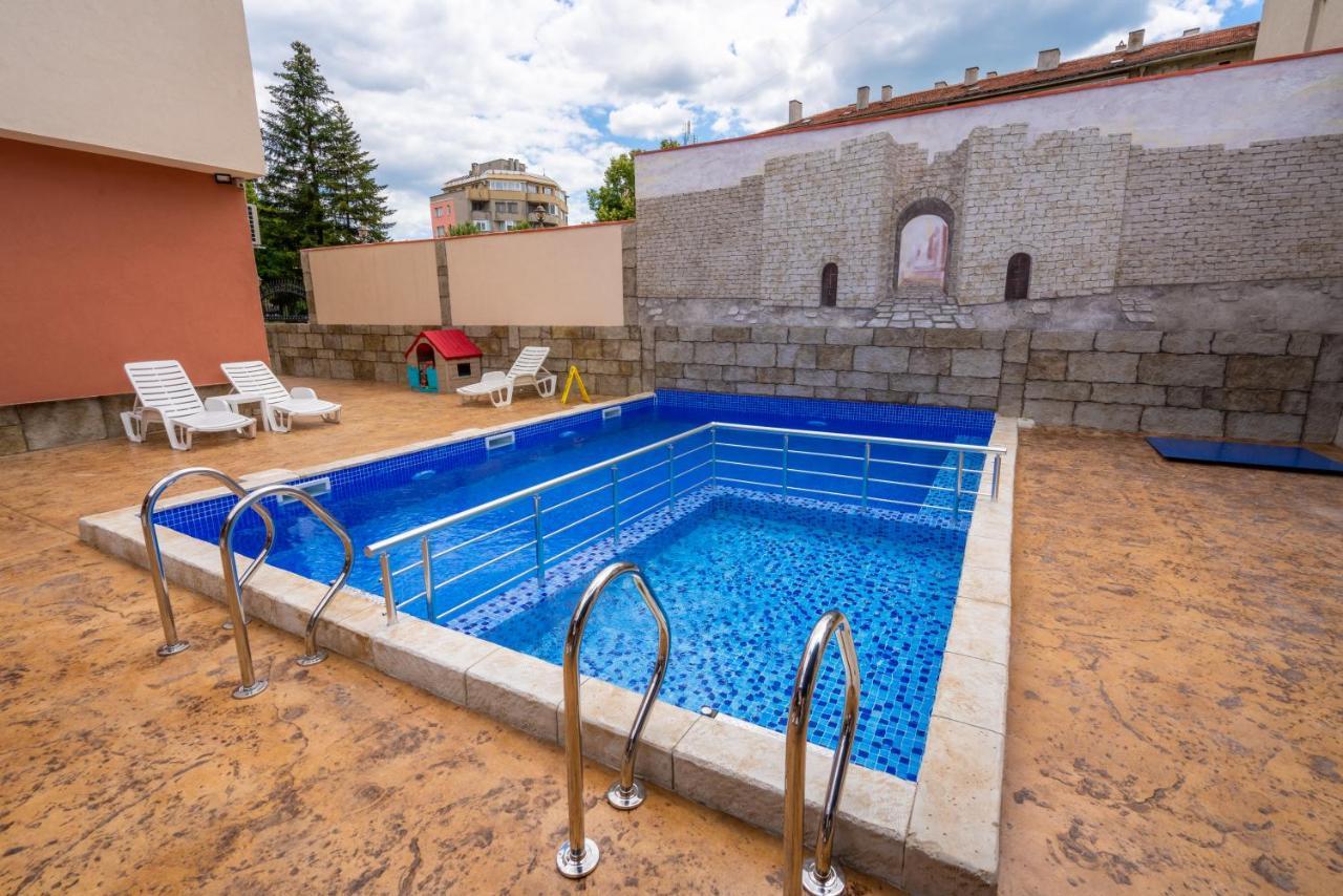 Family Hotel Preslav Esterno foto