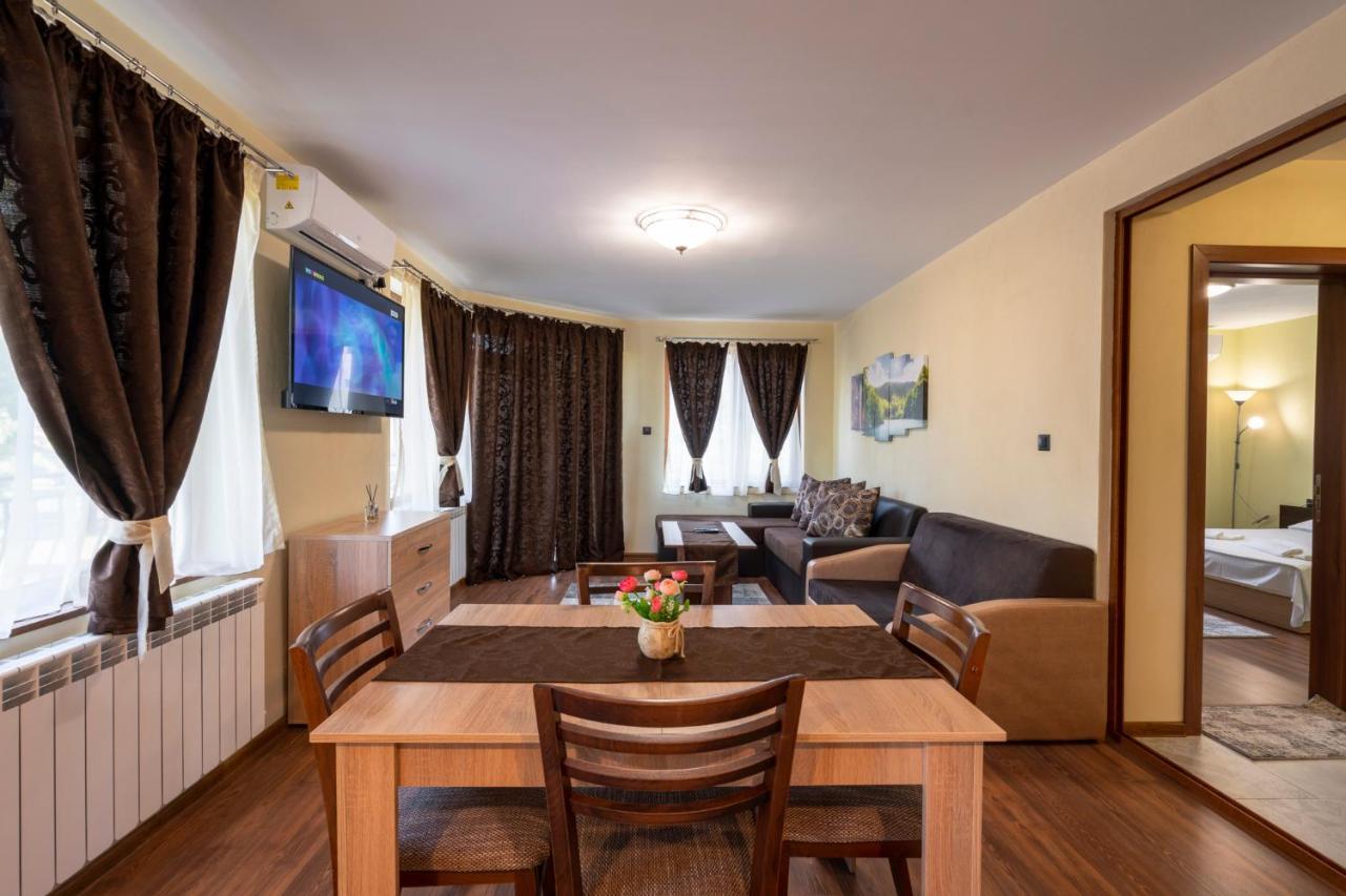 Family Hotel Preslav Esterno foto
