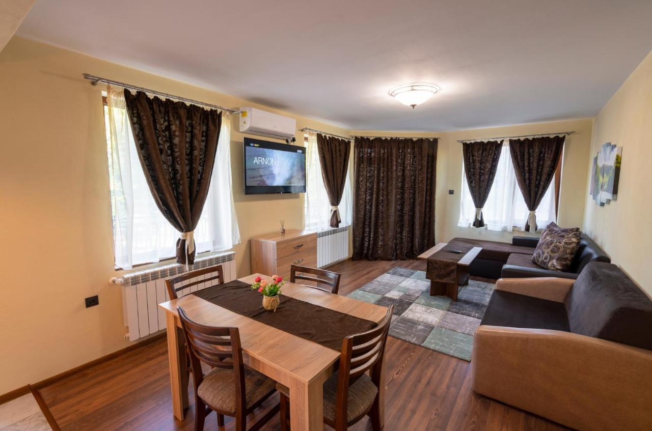 Family Hotel Preslav Esterno foto
